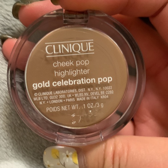 CLINIQUE 5 Piece Vacation Glow Essentials: Skin Care/Makeup Set-NWT - Picture 3 of 11